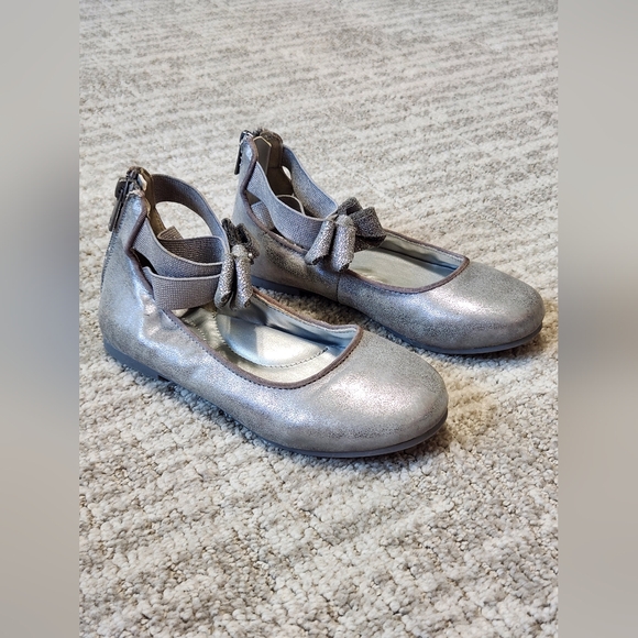 Kenneth Cole New York Other - Kenneth Cole little girl's ballet flats with bow silver size 13